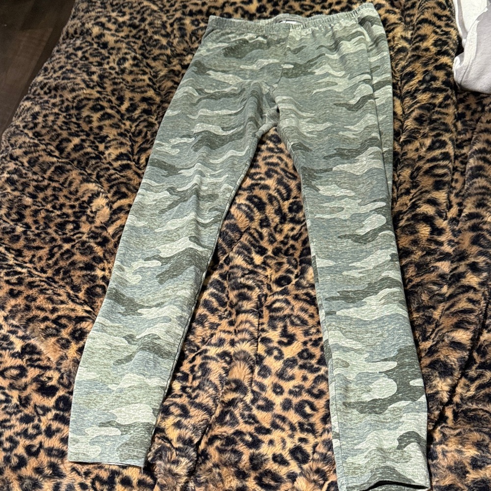 SO size medium leggings